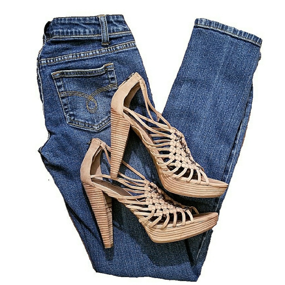**Host Pick** American Rag skinny jean, 0R